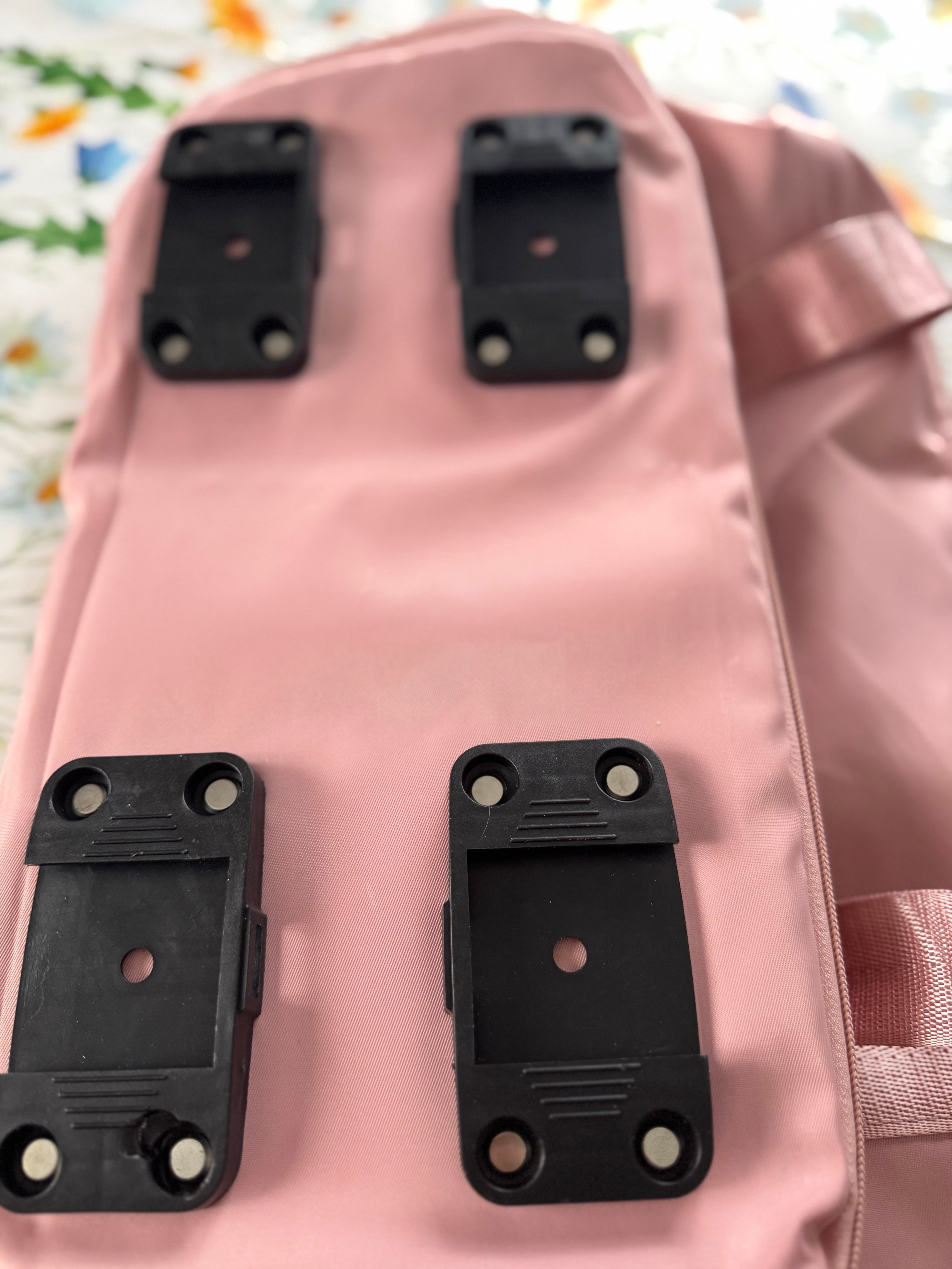 Vacker hopfällbar & expanderbar väska med stadiga hjul