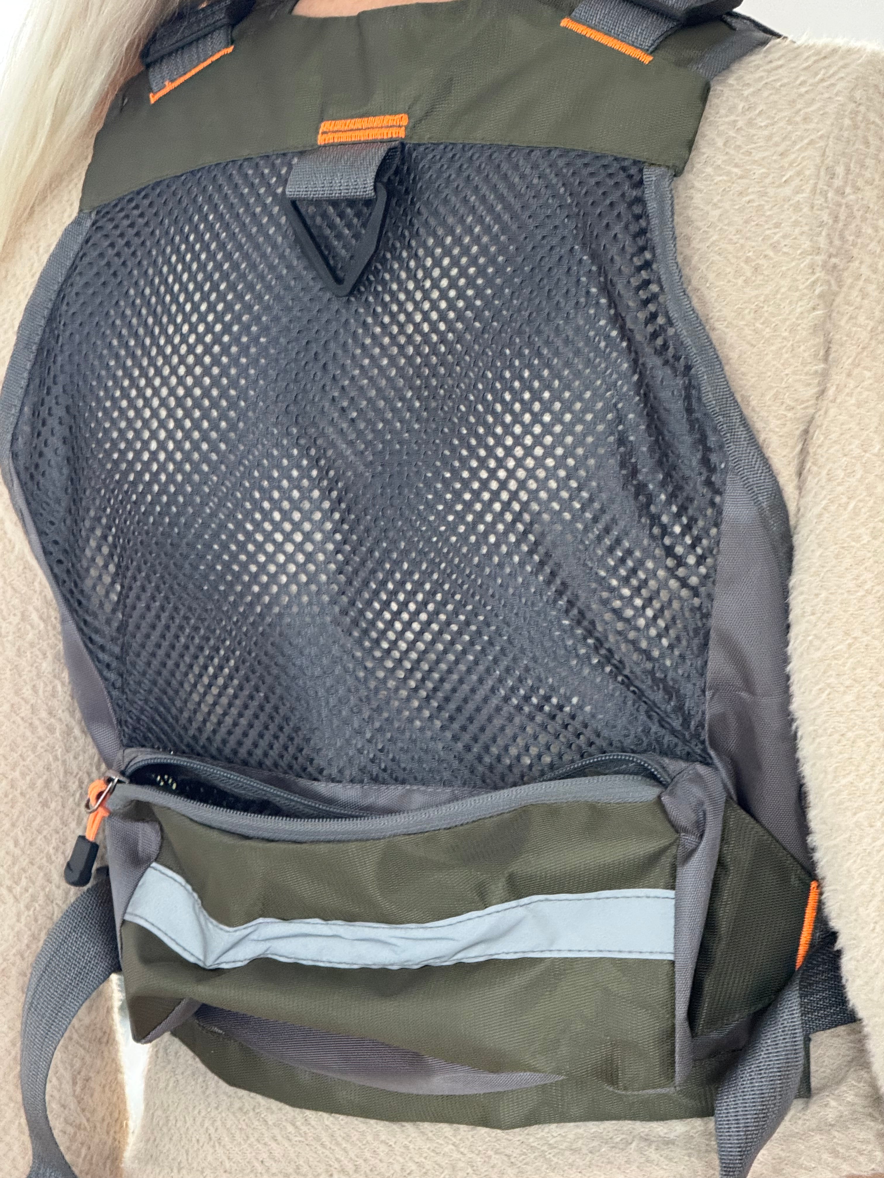 Praktisk allroundväst – för aktiv fritid